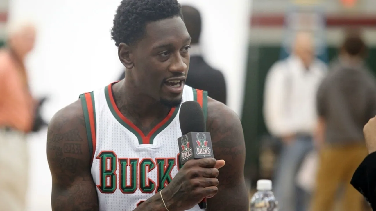 Lakers Considering Signing Larry Sanders