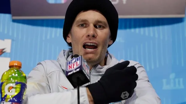 Tom Brady has a broken bone in his right hand